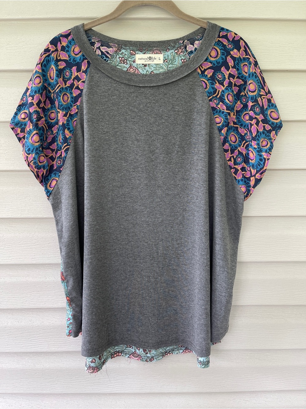 Natural Life Women's Mixed Floral Print Raglan Raw Hem Top Size Large